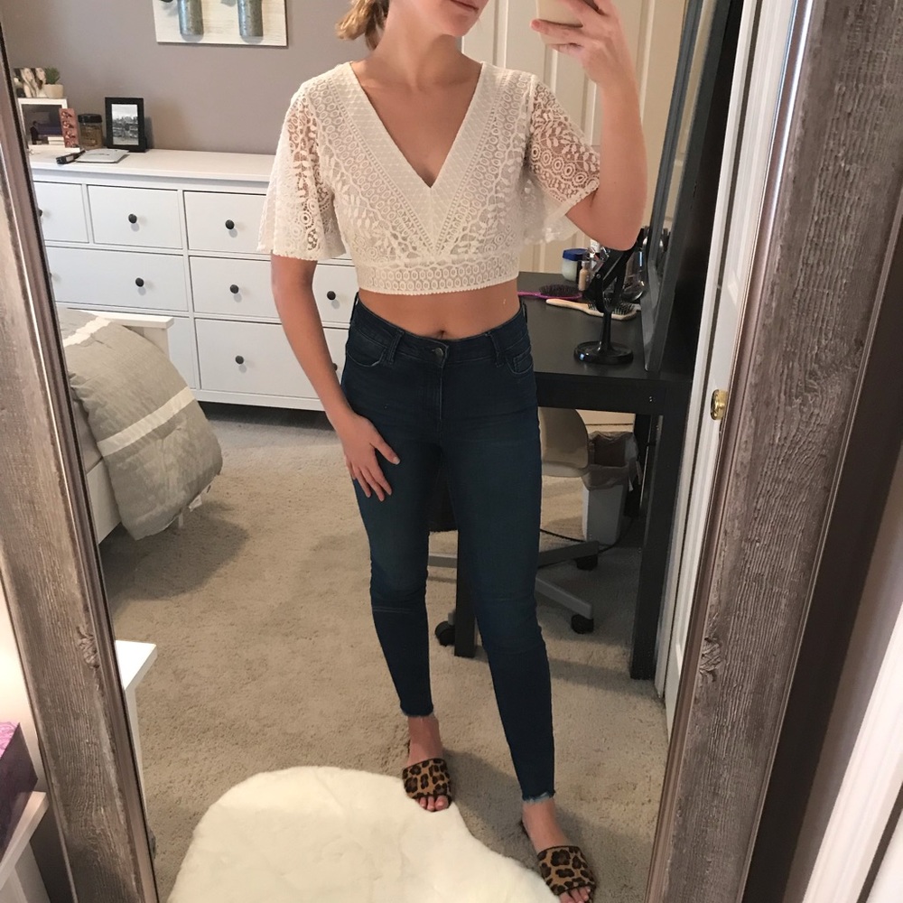 Express white lace crop